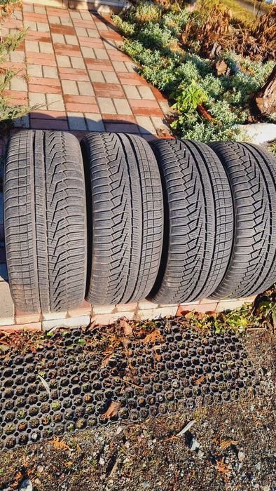Hankook
Winter i*cept evo2 W320B
225/45 R18 95 H RUN ON FLAT XL Nowe
