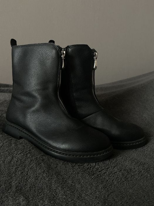 Чоботи жіночі, шкіряні, 37 розміру