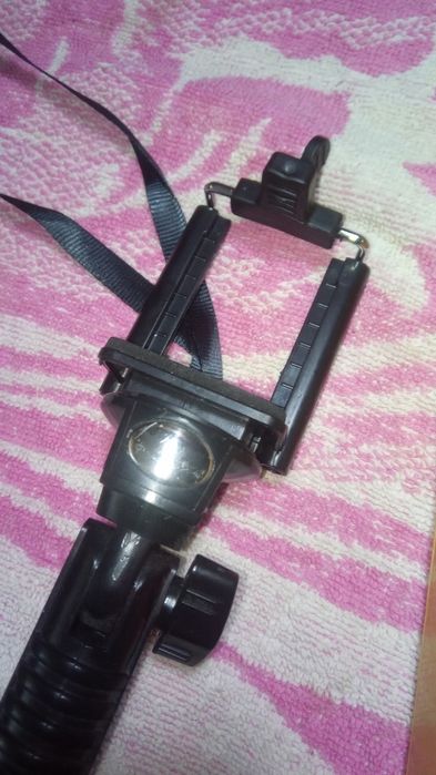 Монопод Yunteng YT-1288 bluetooth с пультом.