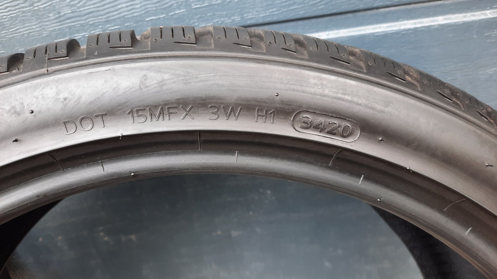 Hankook 225/40 R19 Winter 7.5 mm 2020