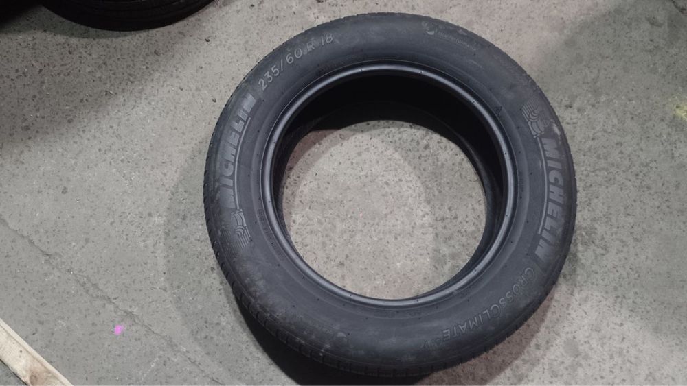 Резина Шини 235 60 R18 Michelin CrossClimate