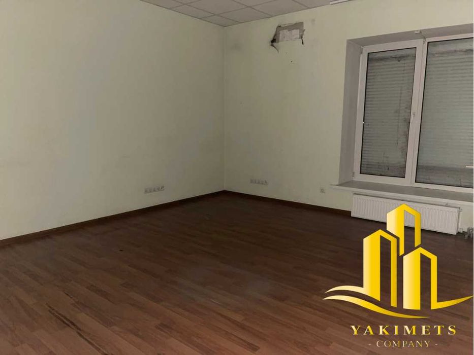 Продаж офісного приміщення 112 кв.м. на 1 поверсі на вул. Космічна 3