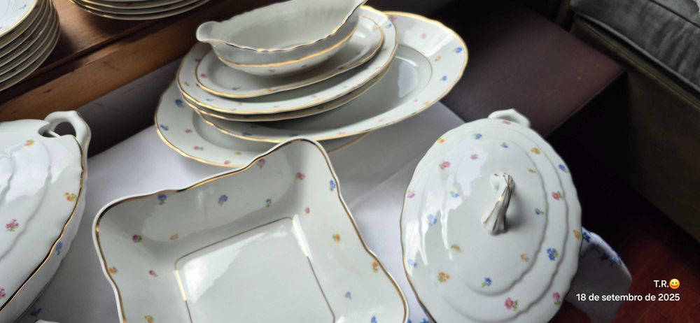Serviço de jantar Vintage  S.P. Coimbra