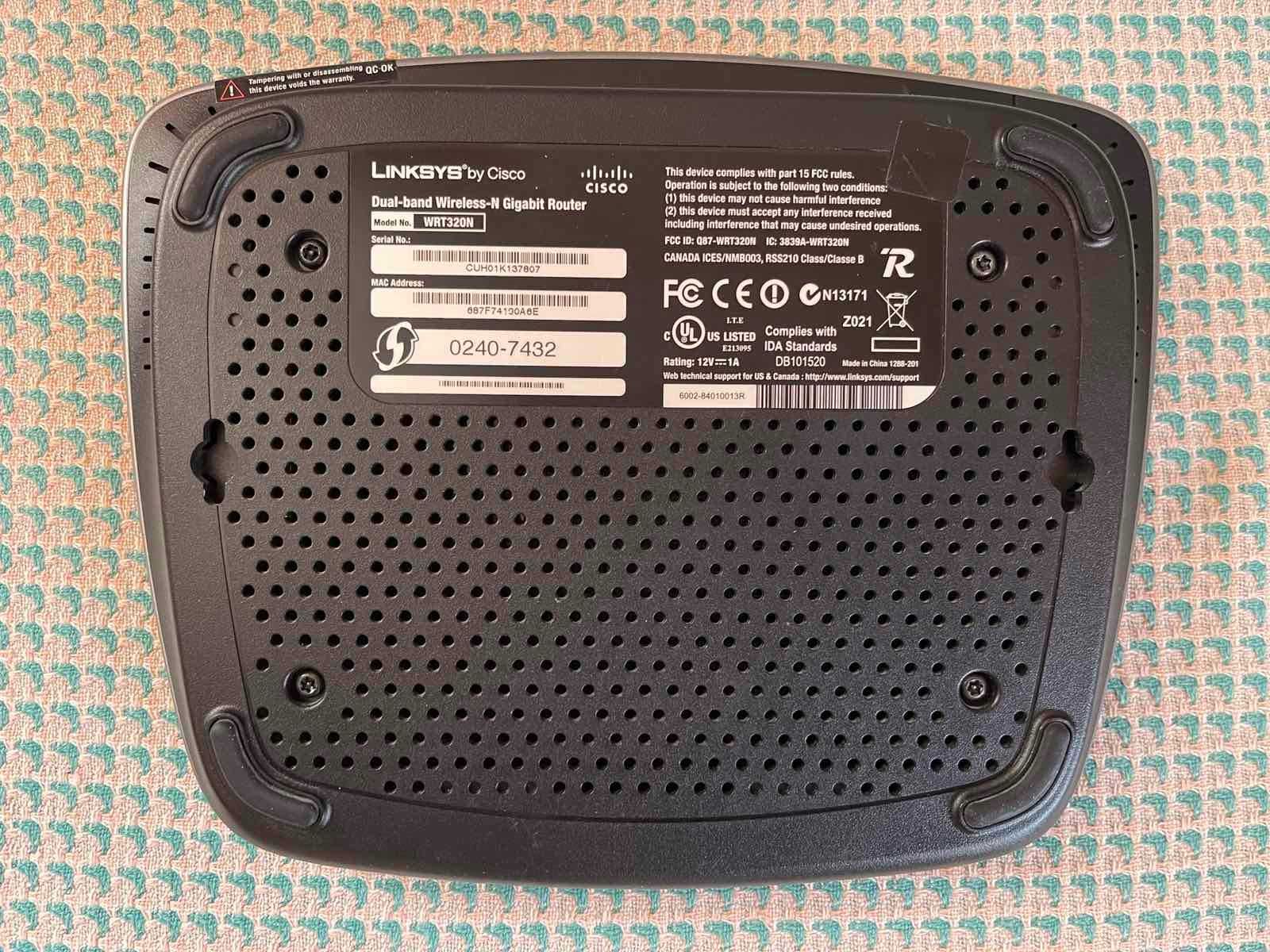 роутер Linksys WRT320N