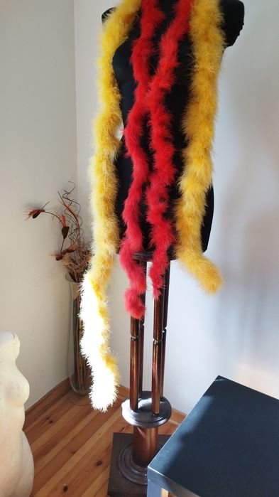 Szale boa z piór naturalnych