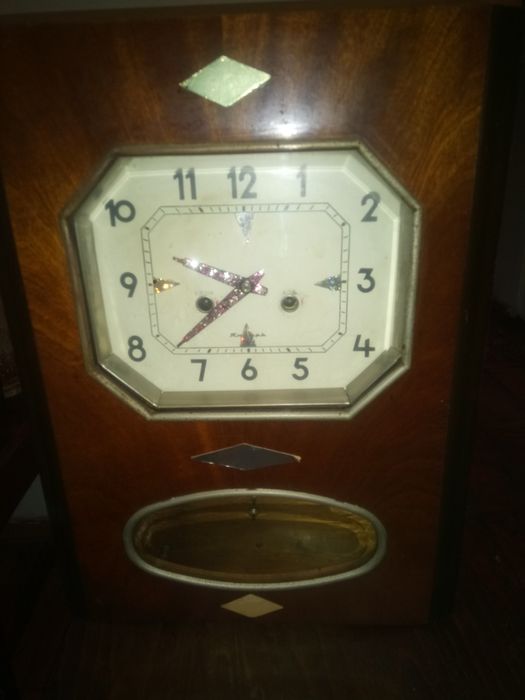 Часы настенные с боем Янтарь