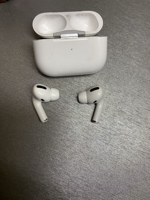Продам Apple Airpods pro 1