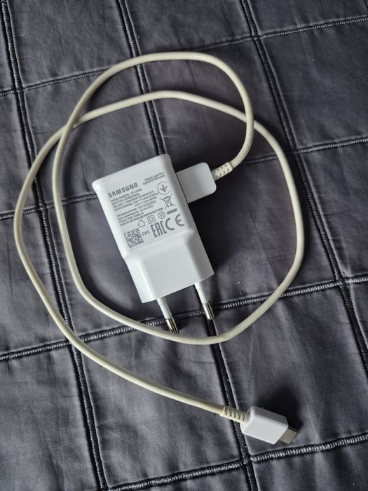 Smartfon Samsung A52 6/128 GB + ładowarka