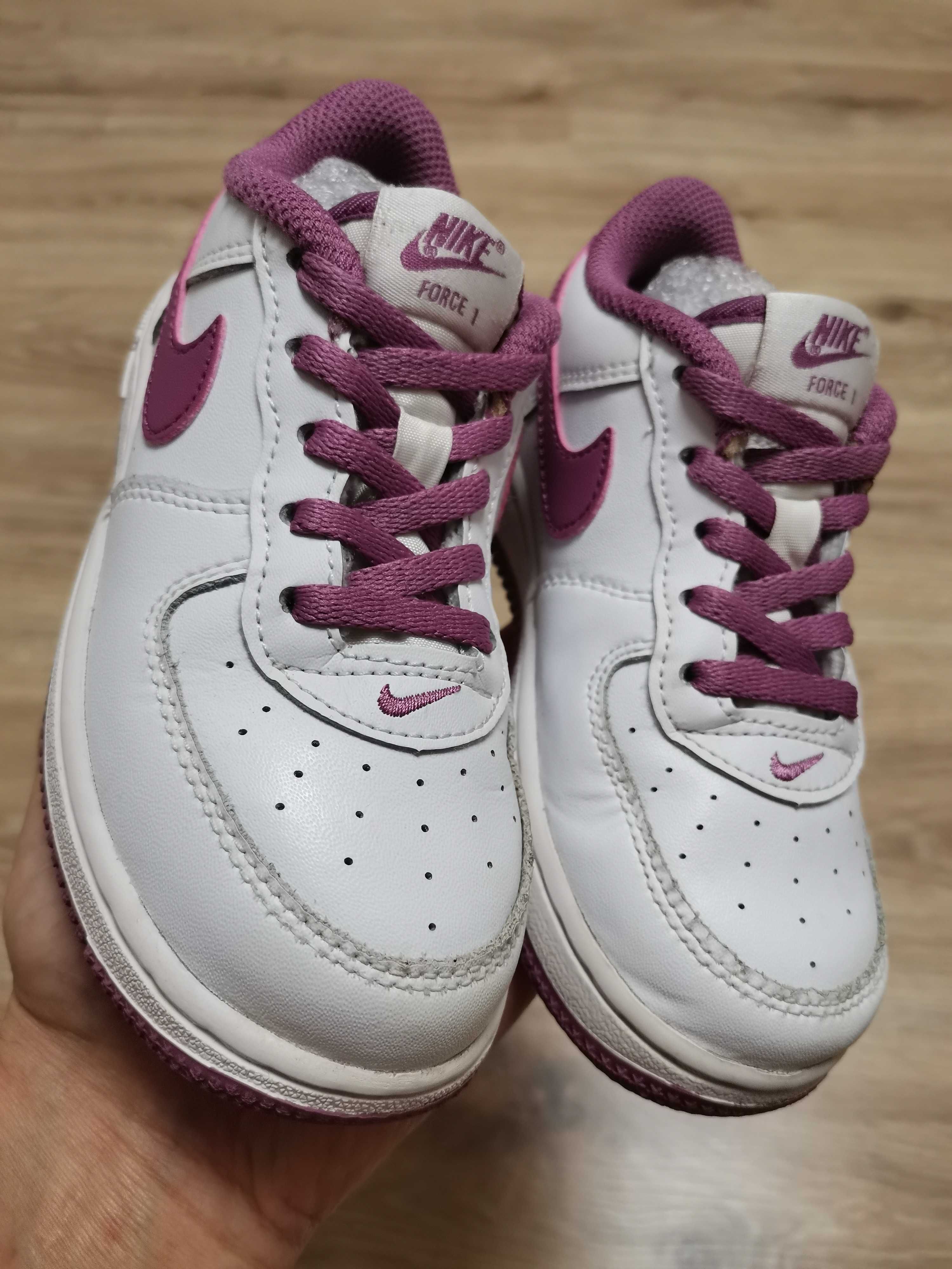 Продам кросівочки Nike Air Force 1 (TD) 27 розміру.