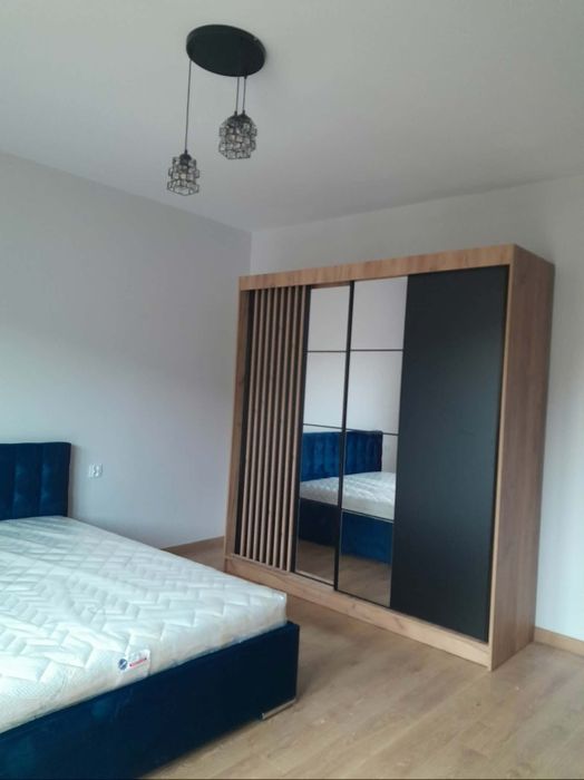 Szafa przesuwna dwuskrzydłowa