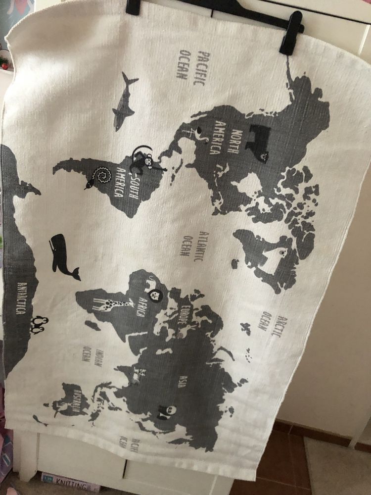 H&M dywanik dzieciecy w stylu scandi mapa swiata