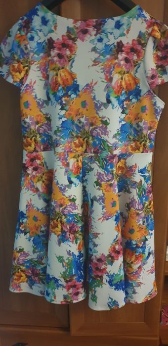 Kolorowa sukienka rozmiar 48