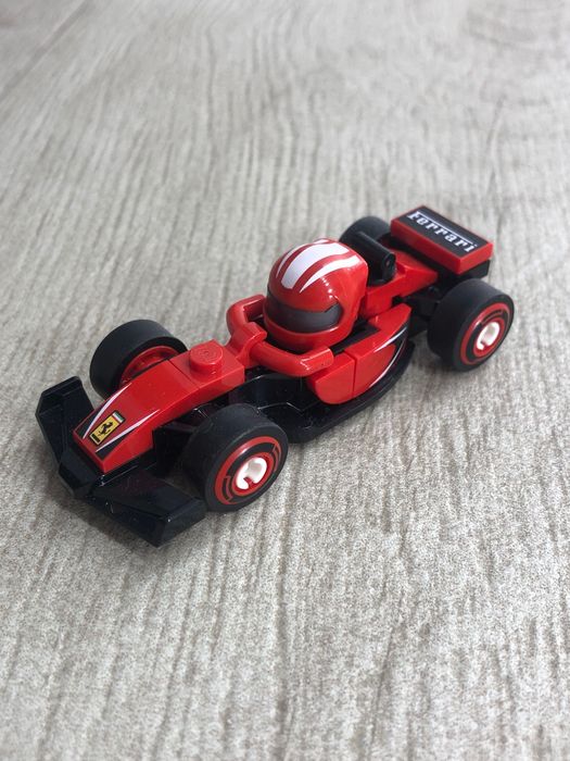 Лего машина Ferrari