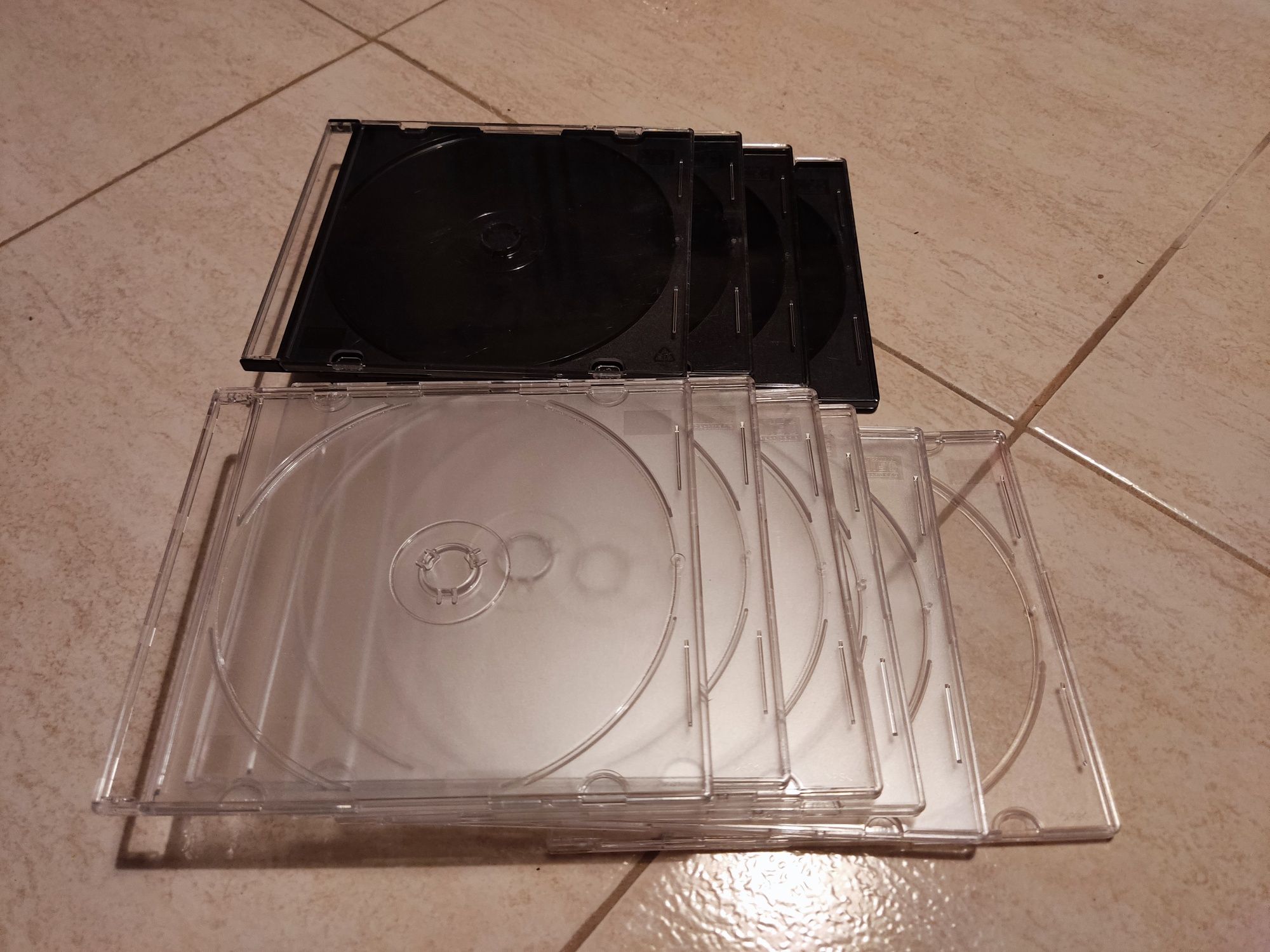 Vários tipos de caixas CD/DVD