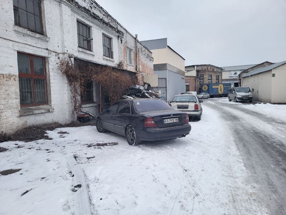Продаж Hyundai Sonata легковий Седан Б/У Торг