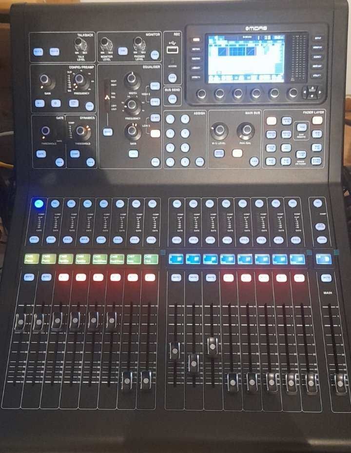 Mesa Mistura Digital Midas M32 R Live