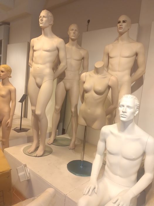 Venda recheio loja/show Room . Só vendemos pela totalidade.