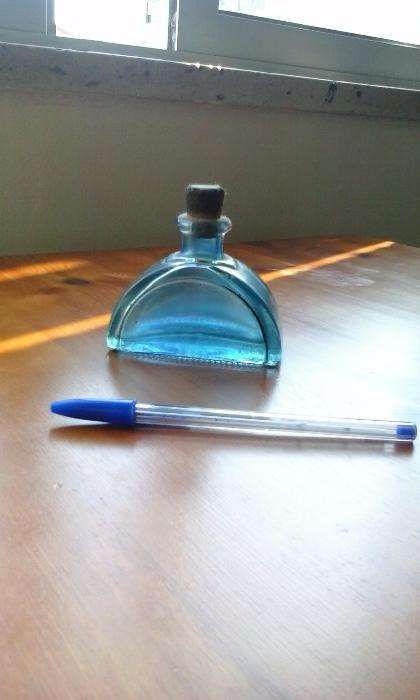 Frasco Azul de Perfume Vintage