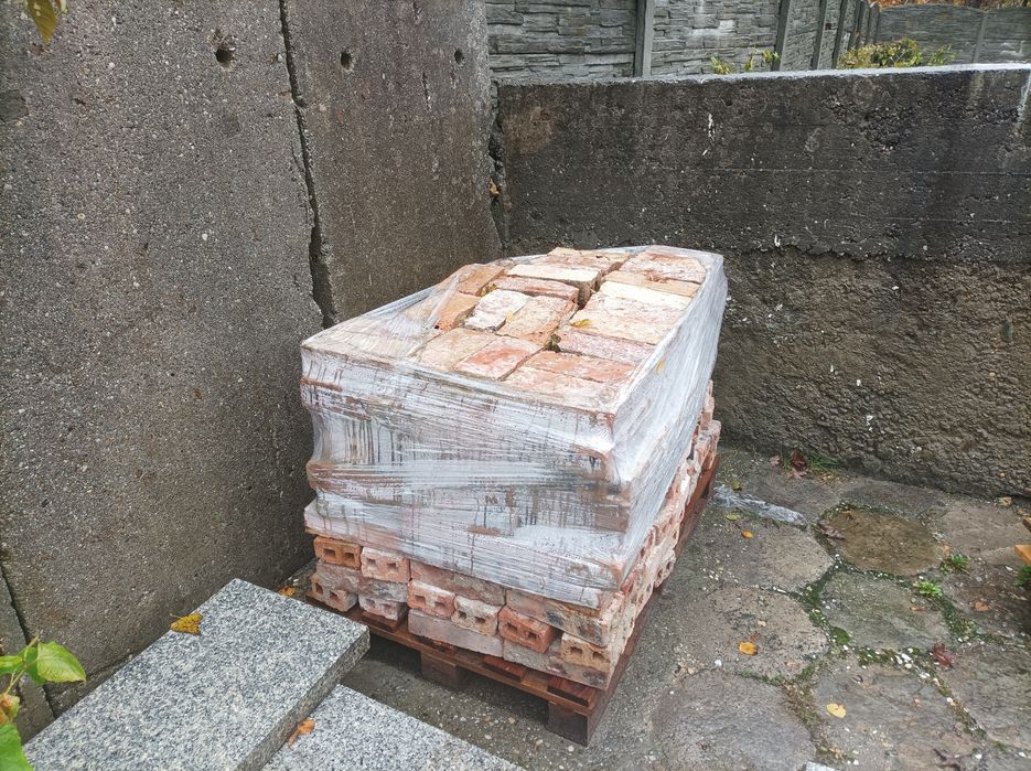 Cegła dziurawka rozbiórkowa