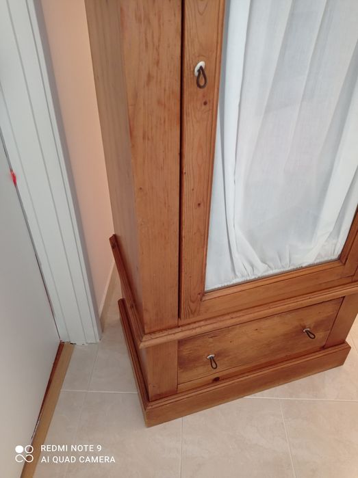 Armário madeira maciça