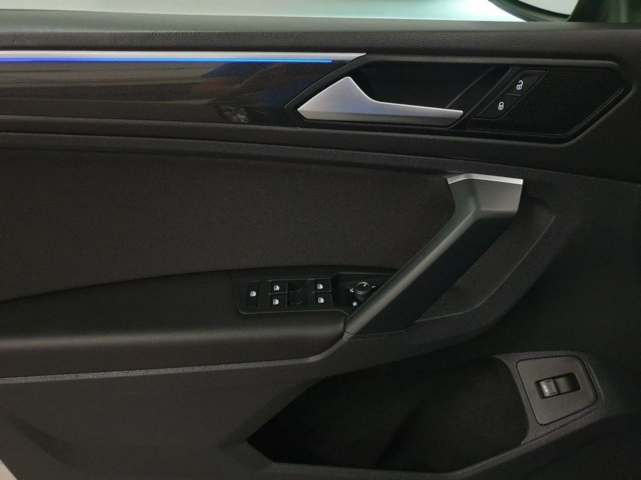 Volkswagen Tiguan FV23% LIFT 150KM Highline BiLED Matrix Virtual Navi ACC Klimax3 Alu Gw