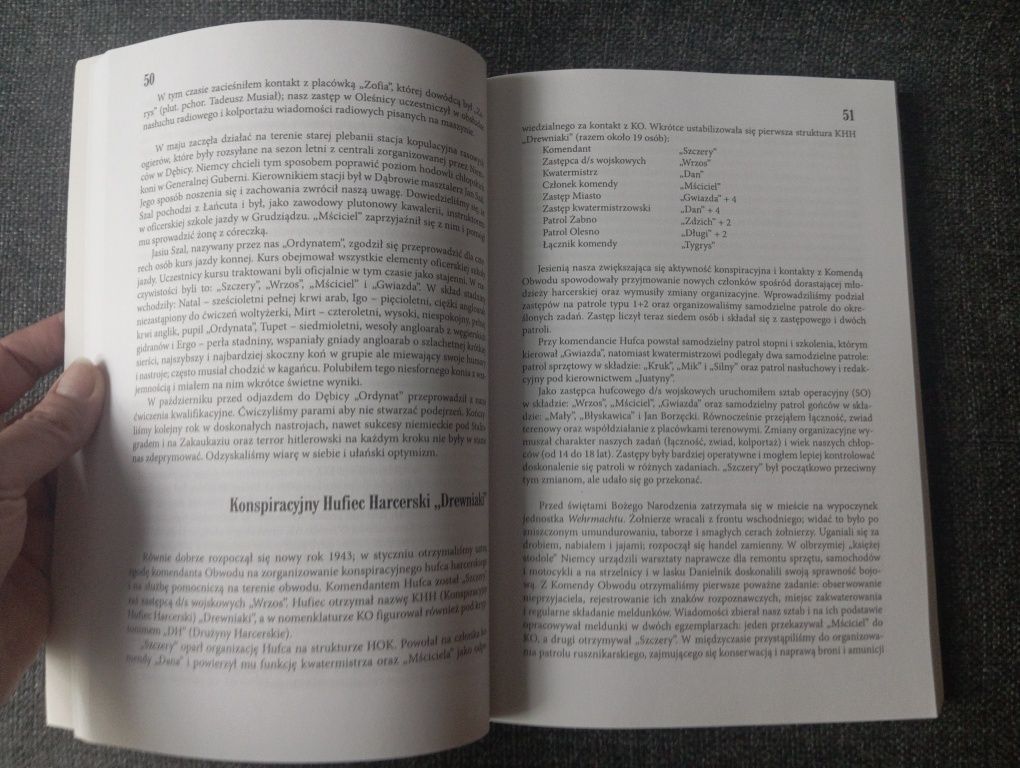 Książka na jej zew Relacje i konfrontacje po latach Władysław Zawiślak