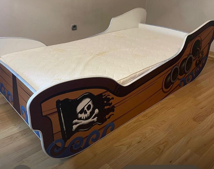 Łóżko statek piracki 160x80 z materacem