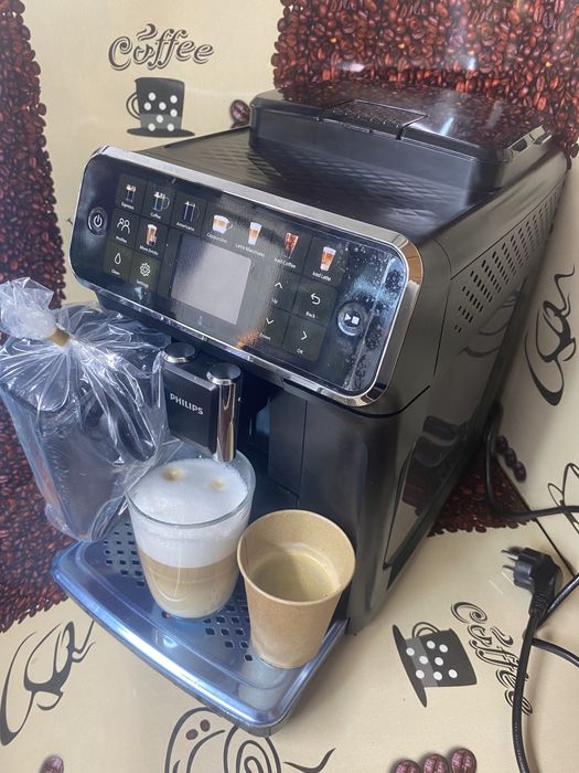 Кавомашина, кофемашина , кавоварка Philips LatteGo 5500