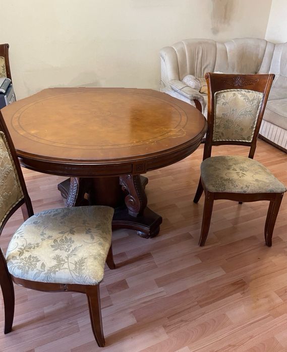 Стіл круглий дубовий