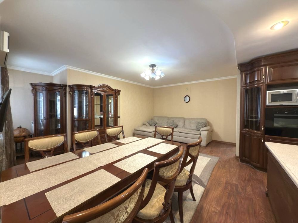 Продаж 3 х кімнатноі квартири. Петропавлівська. Новобудова