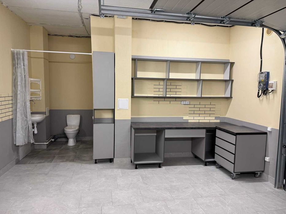 гараж підземний, центр, Княгинин