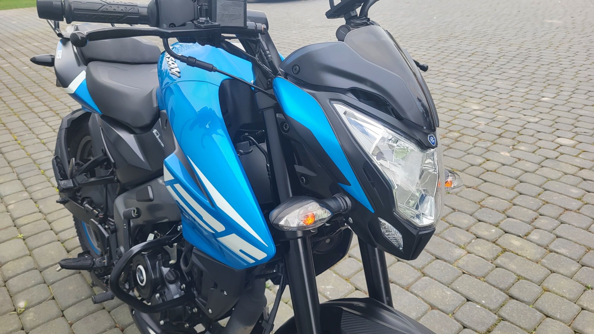 Bajaj pulsar 125 z abs