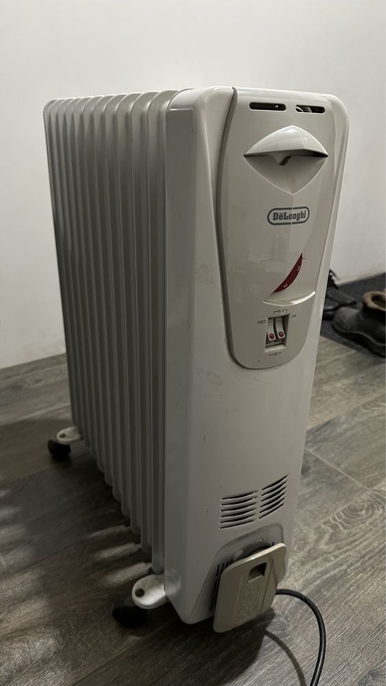 Обігрівач Delonghi