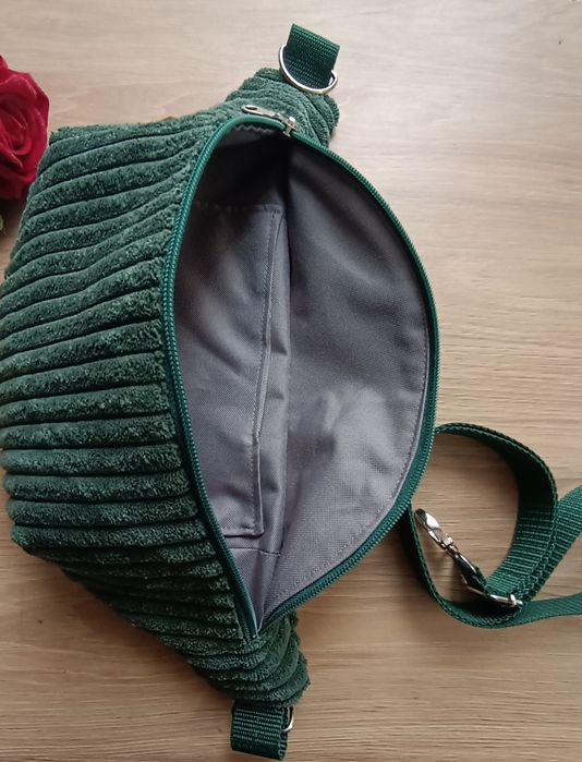 Zielona nerka sztruksowa – wyjątkowa i naturalna