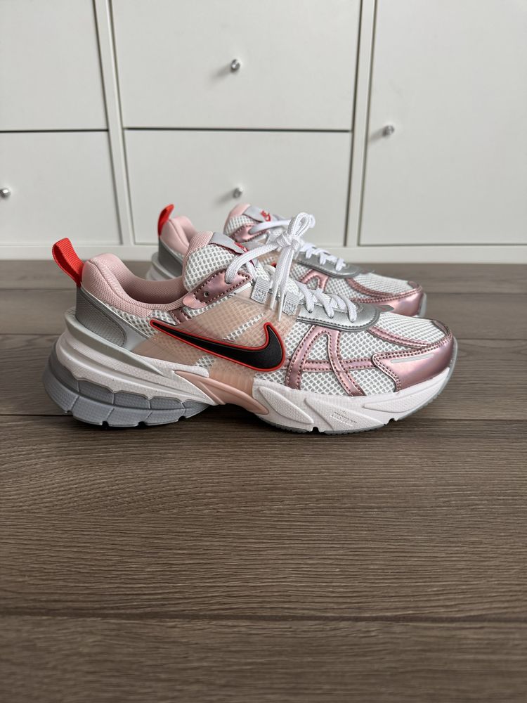 Кросівки жіночі Nike V2K Run оригінал 41р