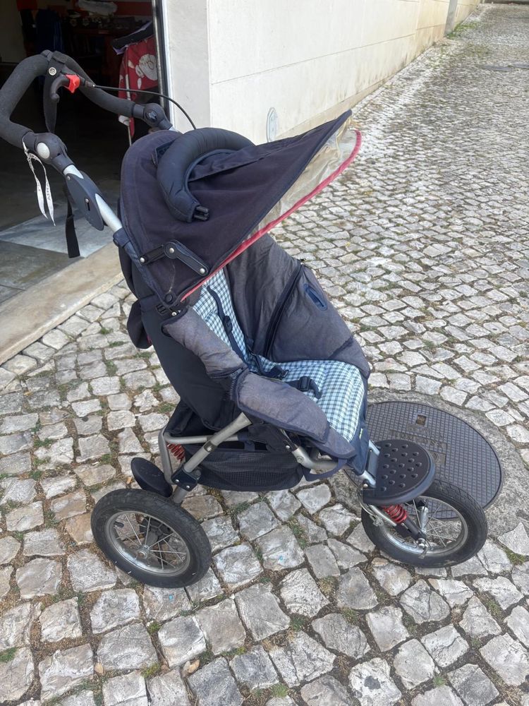Carrinho bebe passeio