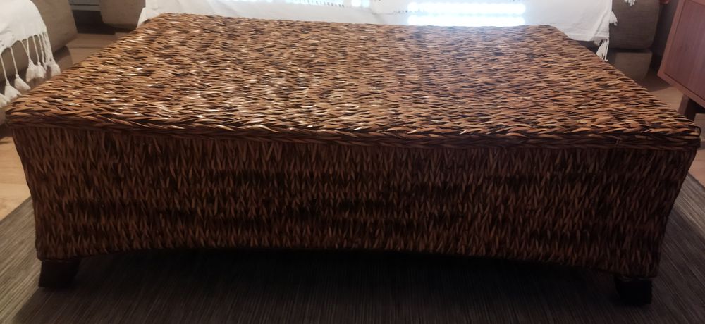 Mesa de centro em vime