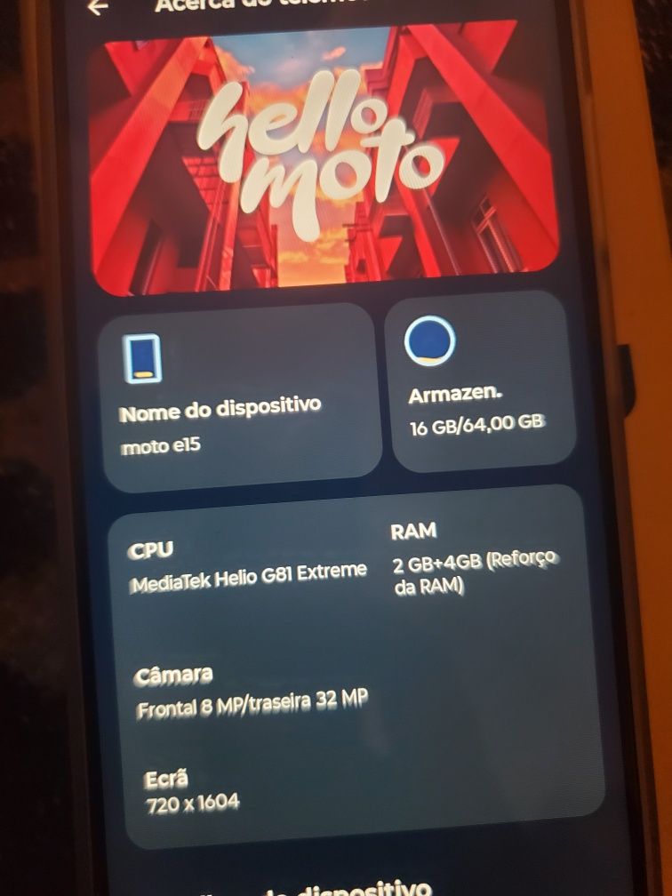 Motorola e15 está novo em folha