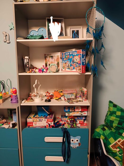 Zestaw mebli dziecięcych bardzo dobry stan. Komoda biurko szafa