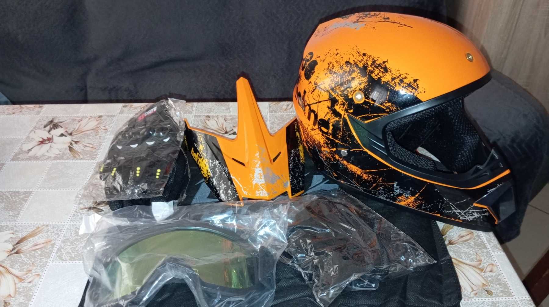 Kask oraz akcesoria