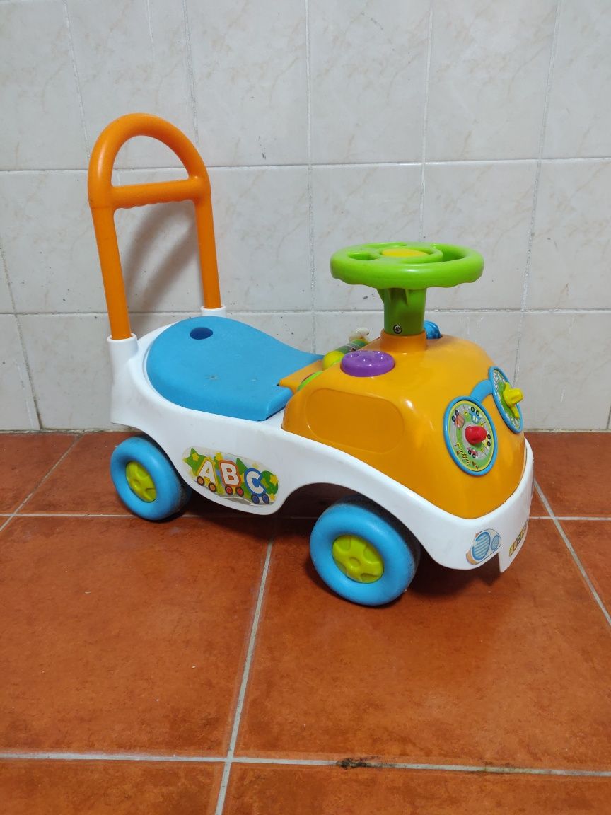 Triciclo carro de criança