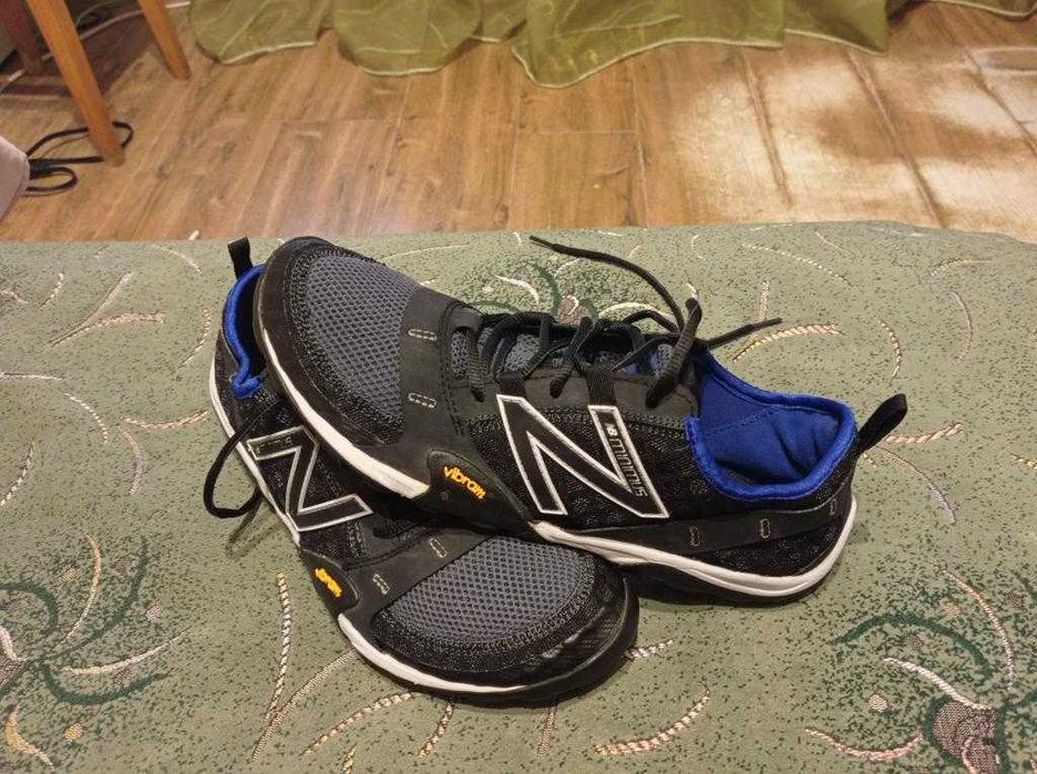 кроссовки New balance minimus Vibram оригинал размер-44 стелька-28