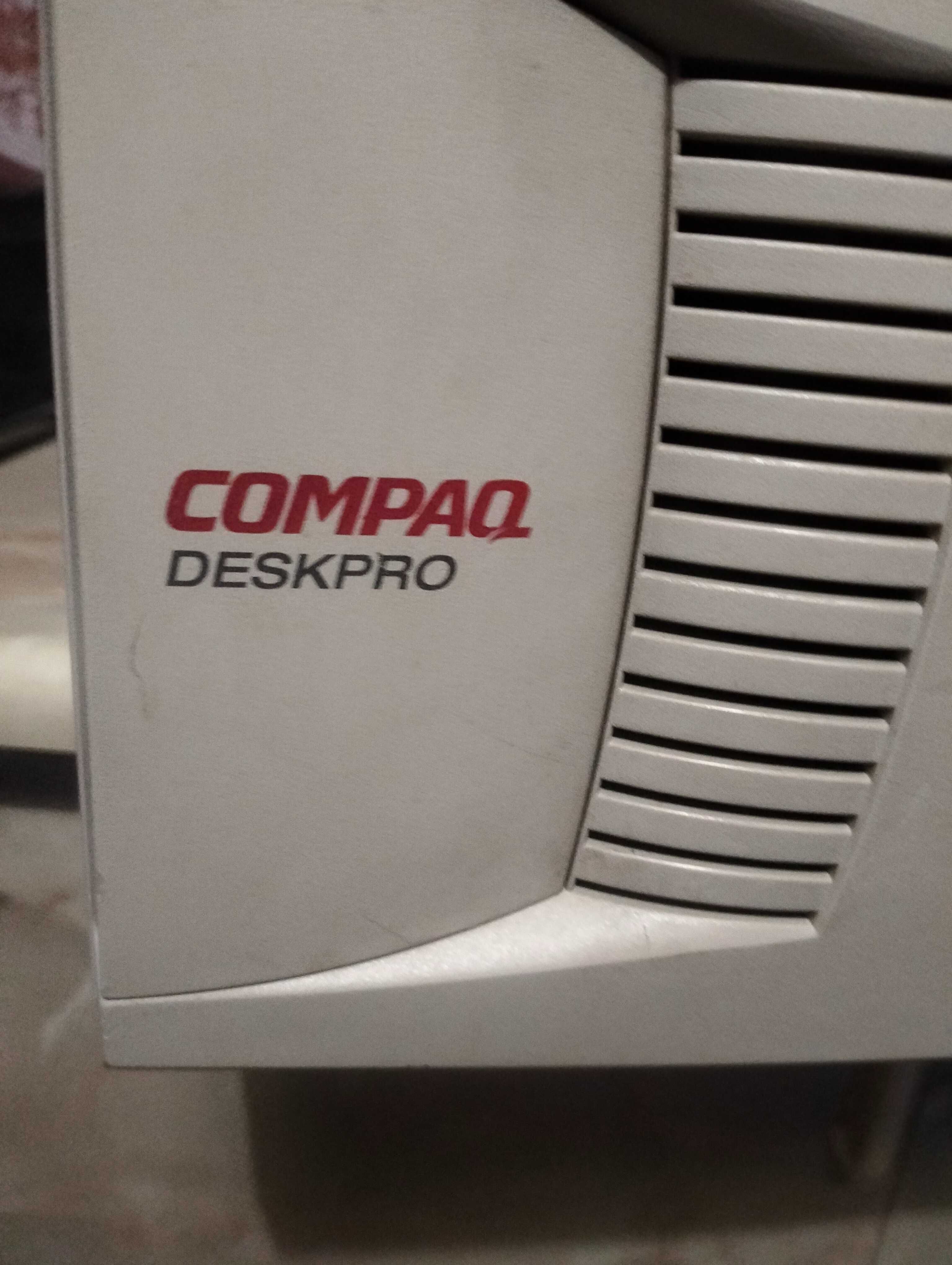 Sprzedam stary komputer  compaq retro