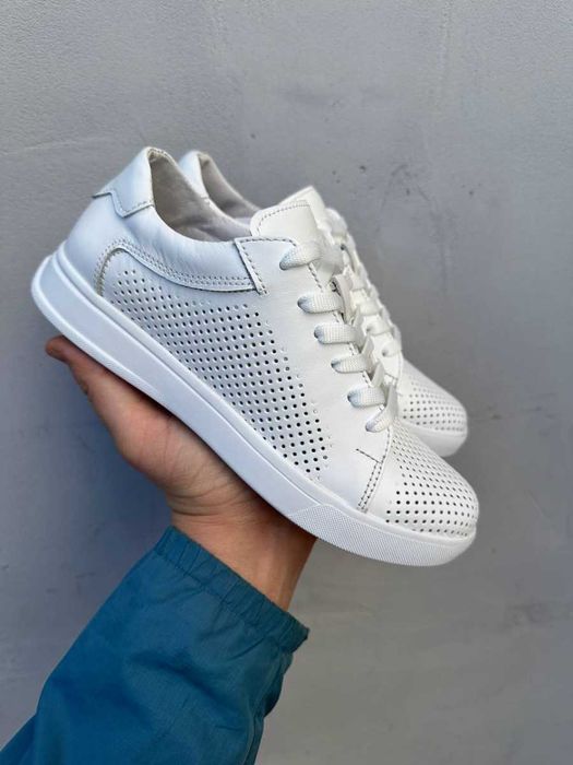 Літні кросівки кеди  c перфорацією жіноче взуття 38 розмір