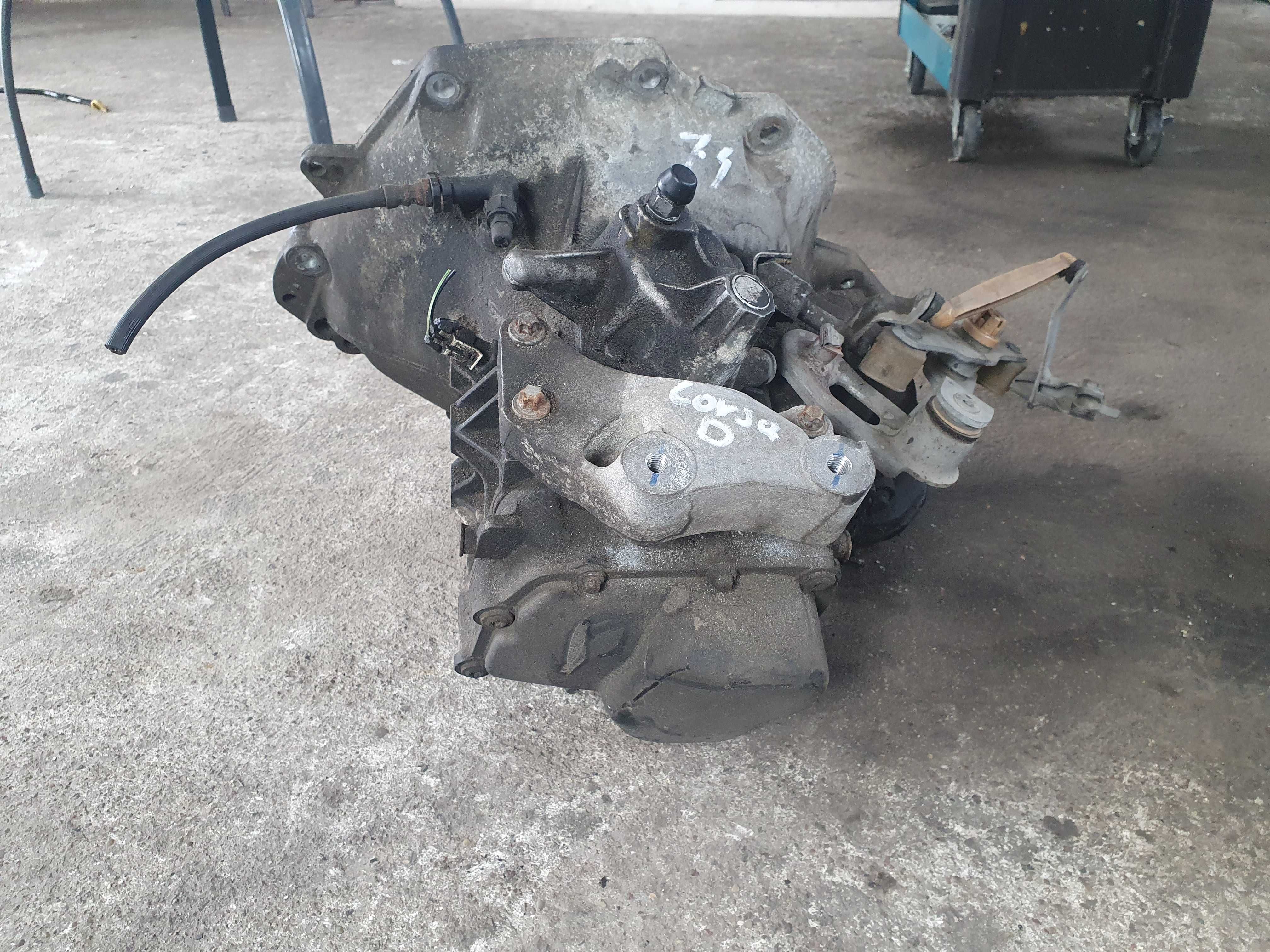 Skrzynia biegow Opel Corsa D 1.4 16v benzyna z14xep sprawna