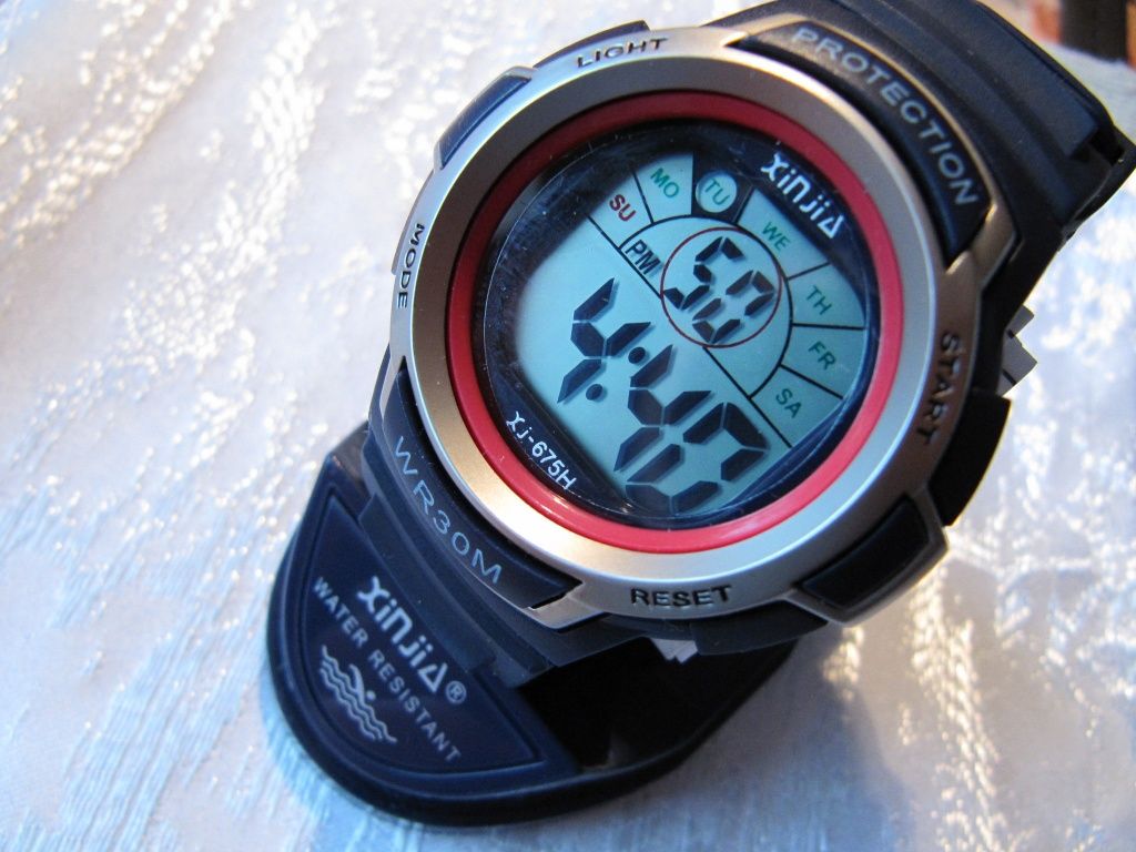 Часы электронные Xinjia новые, спортивные, водозащита WR-30, коробка,