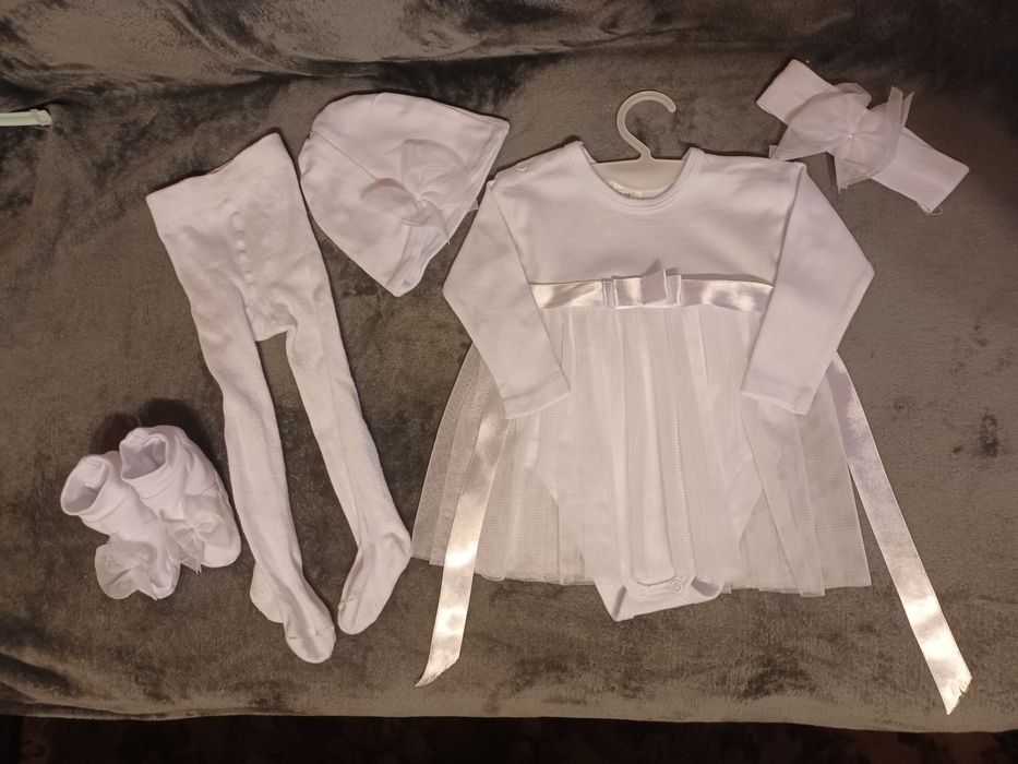 Strój na chrzciny dla dziewczynki