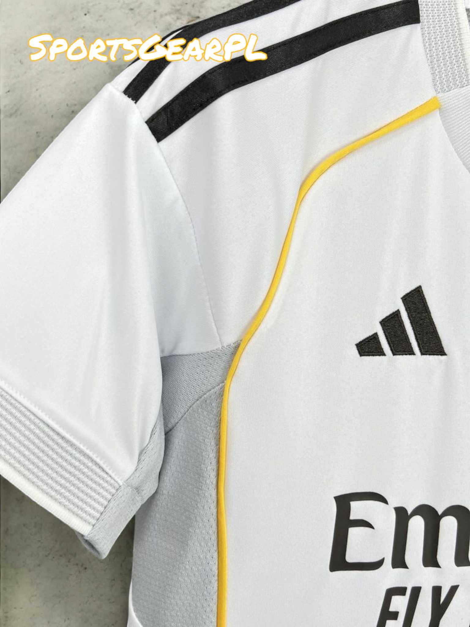NOWOŚĆ Real Madryt 25/26 ADIDAS Komplet DOMOWY 155-165cm