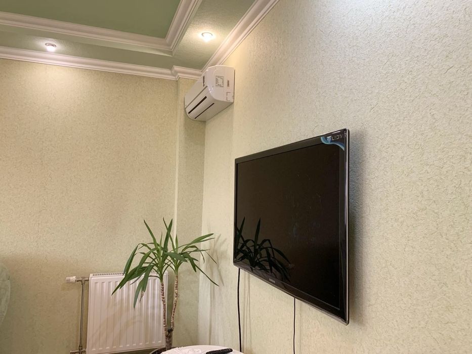 Продам 5-ти кімнатну квартиру з АО  ДНС поруч з річкою