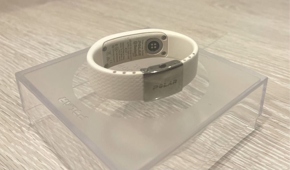 Przepiękny zegarek Polar Loop Crystal Swarovski